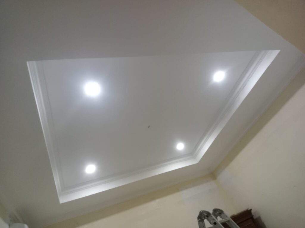 perbandingan plafon gypsum dan pvc