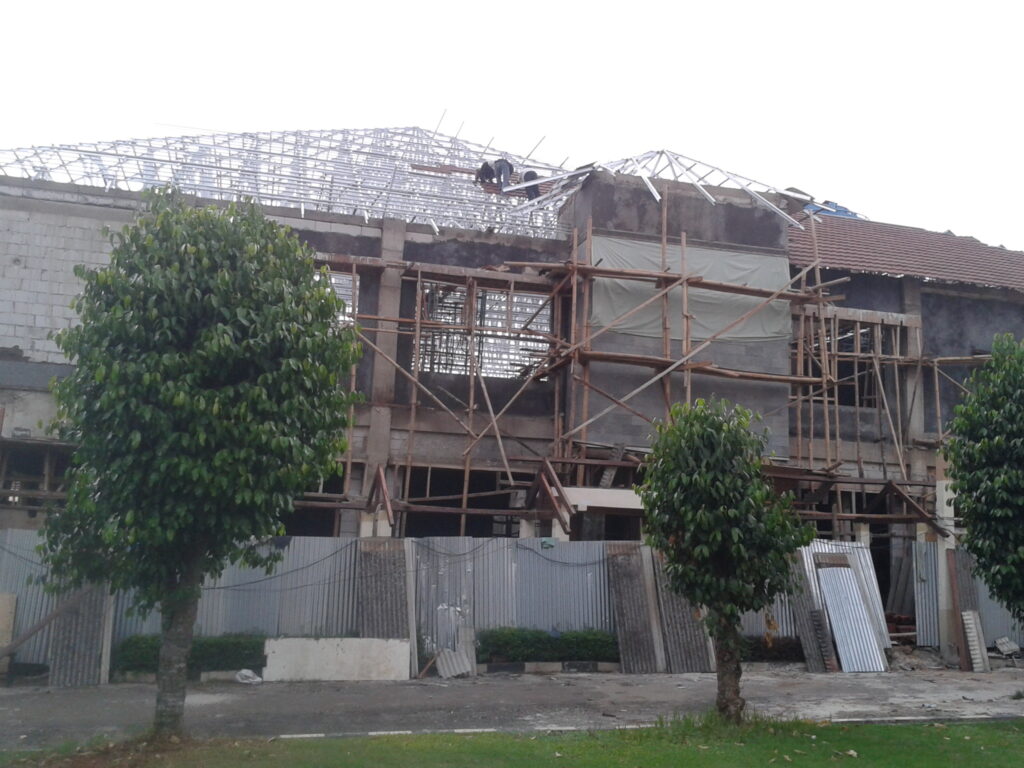 pasang atap baja ringan berapa hari