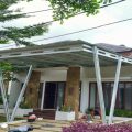 Kanopi baja ringan model tiang V rumah Bogor Kota