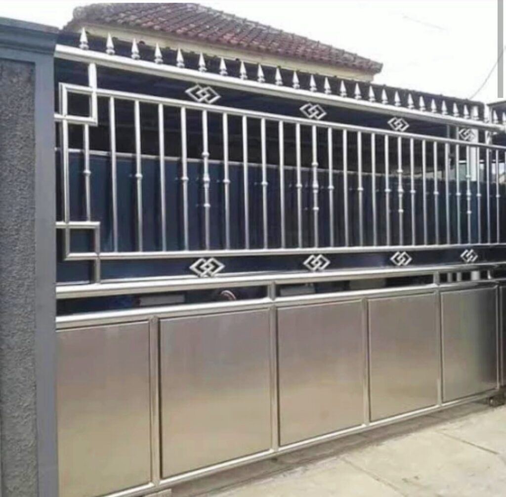 Perbandingan pagar stainless mirror dan hairline